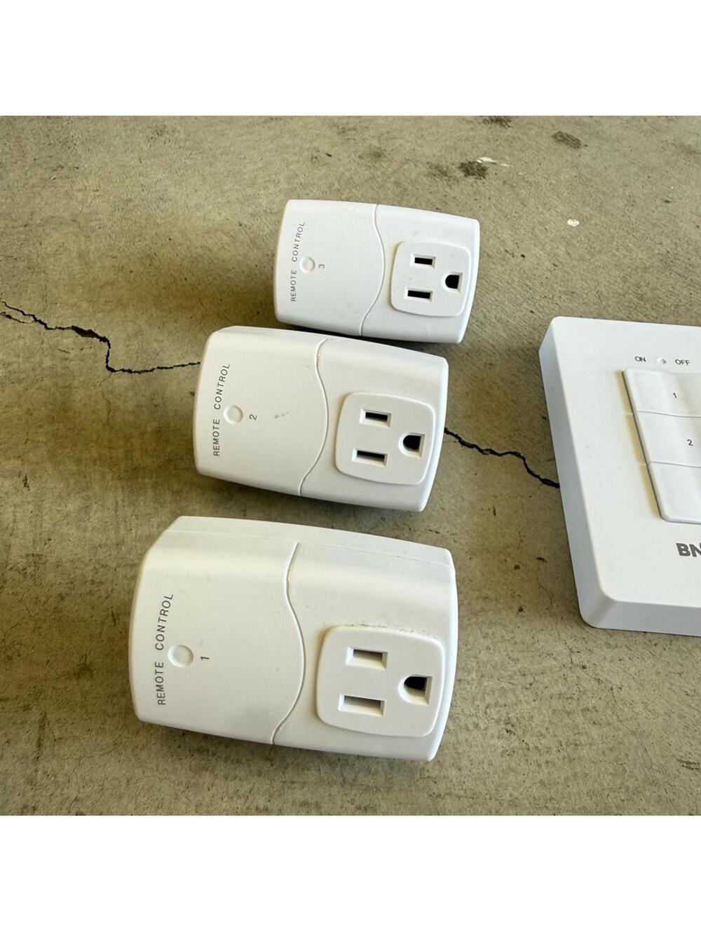 Wireless Remote Control Outlet Set - Picture 9 of 10